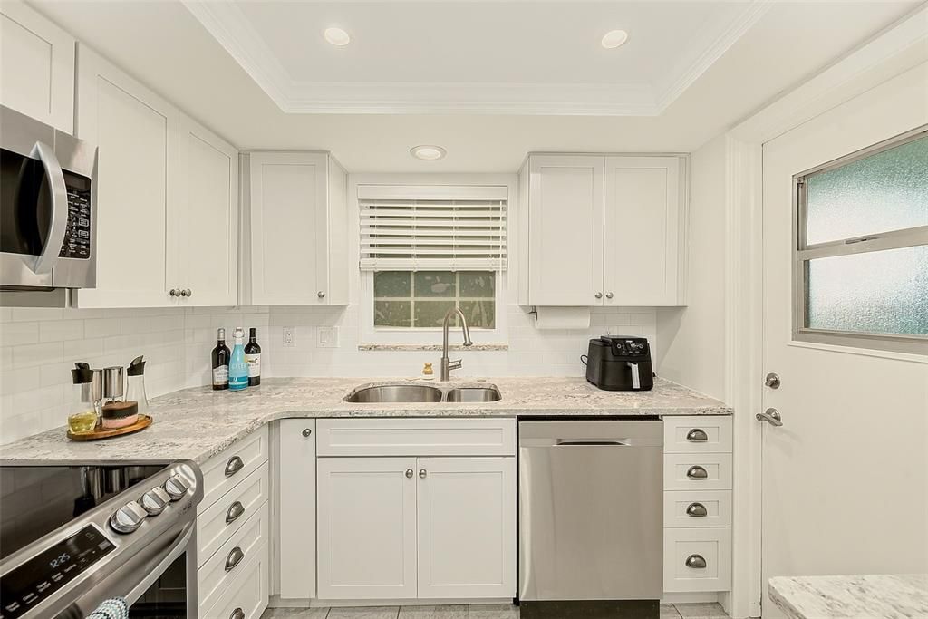 For Rent: $2,100 (2 beds, 2 baths, 1133 Square Feet)