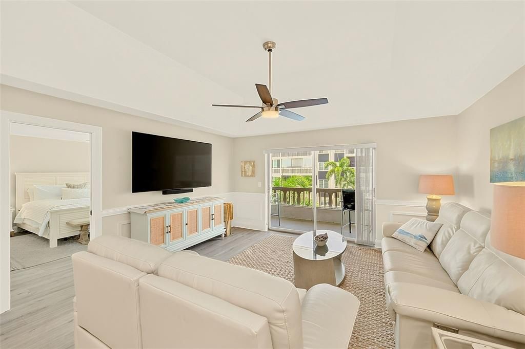 For Rent: $2,100 (2 beds, 2 baths, 1133 Square Feet)