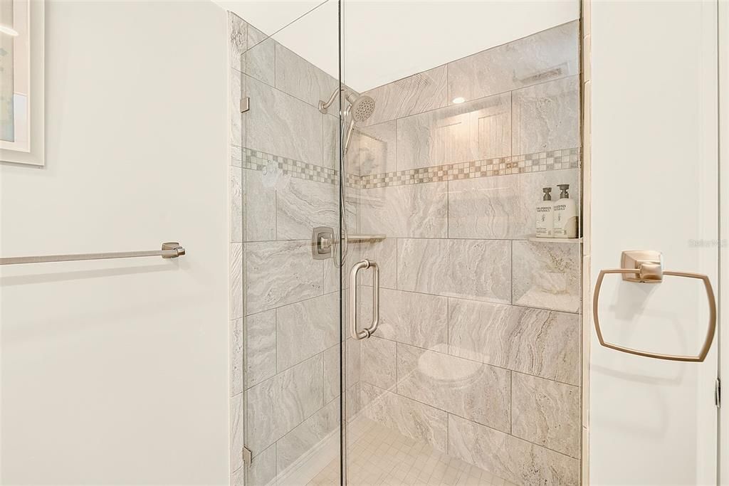 For Rent: $2,100 (2 beds, 2 baths, 1133 Square Feet)