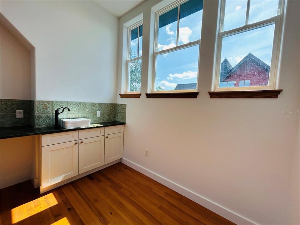 For Sale: $914,550 (4 beds, 3 baths, 2613 Square Feet)