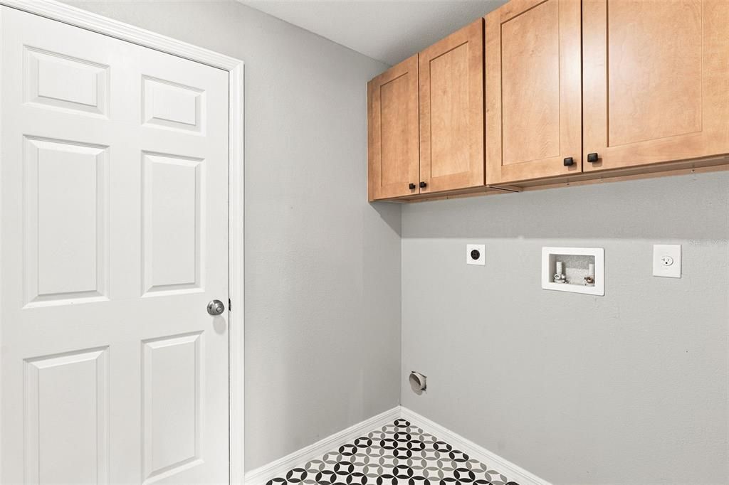 For Sale: $325,000 (3 beds, 2 baths, 1531 Square Feet)