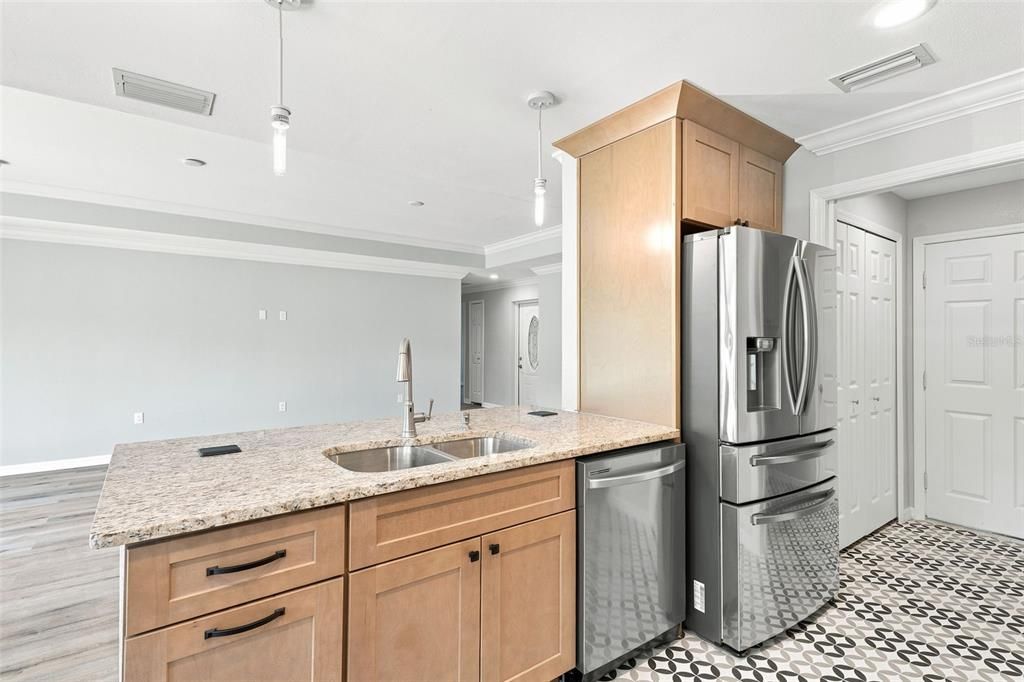 For Sale: $325,000 (3 beds, 2 baths, 1531 Square Feet)