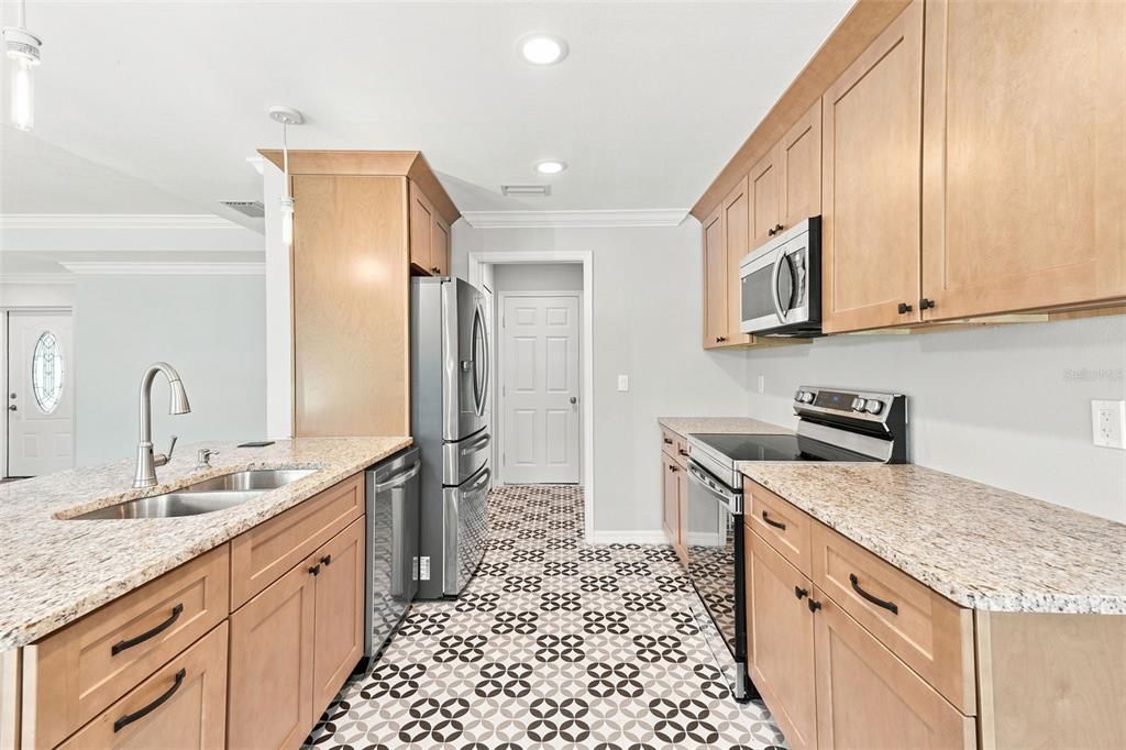 For Sale: $325,000 (3 beds, 2 baths, 1531 Square Feet)