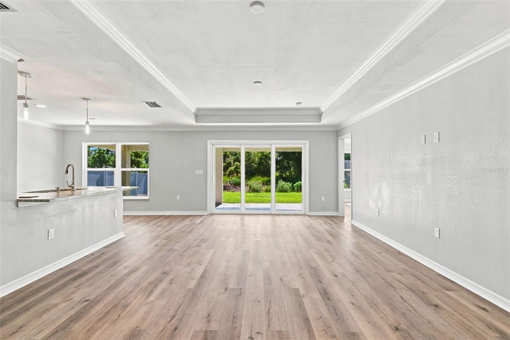 For Sale: $325,000 (3 beds, 2 baths, 1531 Square Feet)