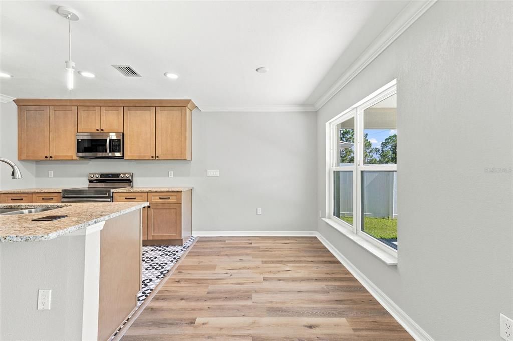 For Sale: $325,000 (3 beds, 2 baths, 1531 Square Feet)
