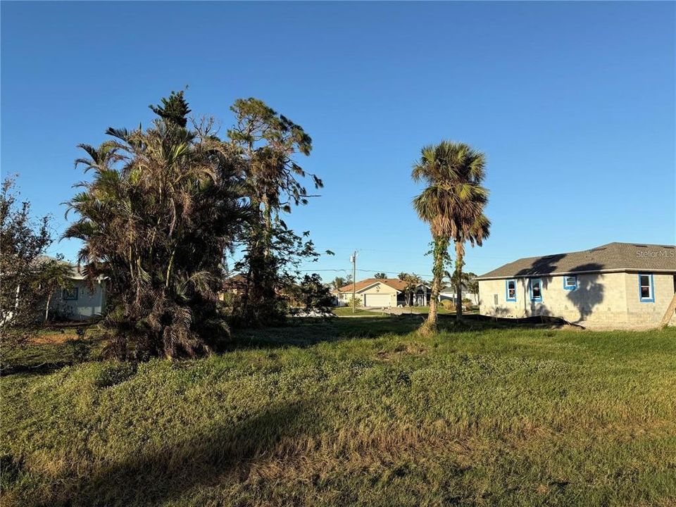 На продажу: $33,000 (0.20 acres)