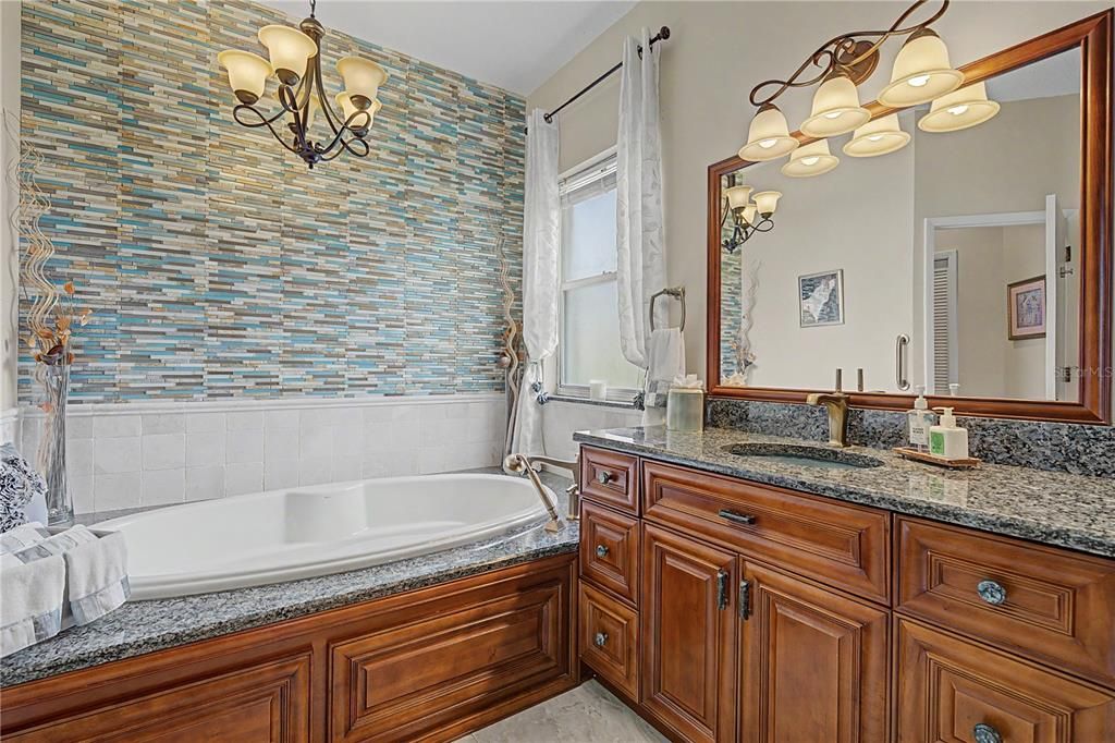 : $924,900 (4 camas, 3 baños, 3144 Pies cuadrados)