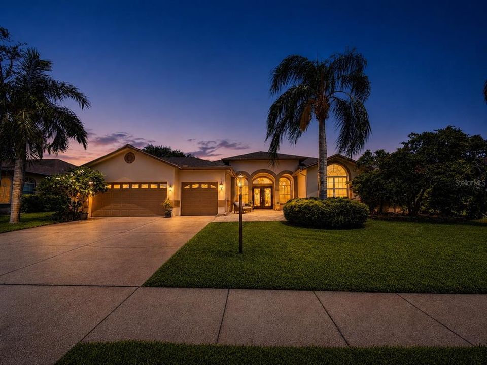: $924,900 (4 camas, 3 baños, 3144 Pies cuadrados)