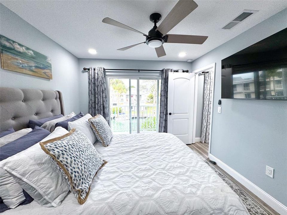 For Sale: $229,000 (1 beds, 1 baths, 446 Square Feet)
