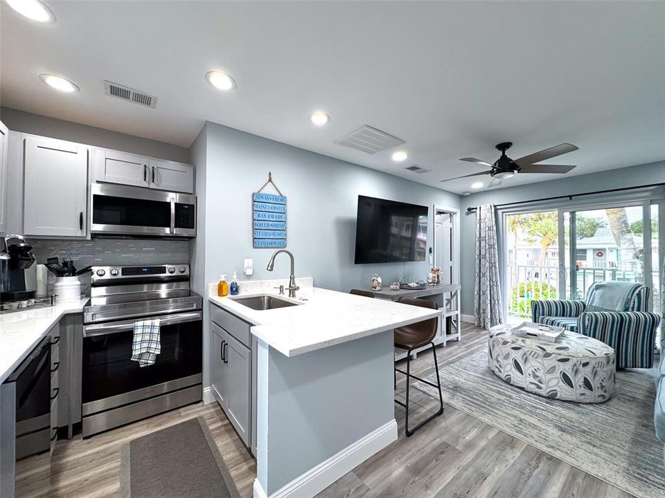 For Sale: $229,000 (1 beds, 1 baths, 446 Square Feet)