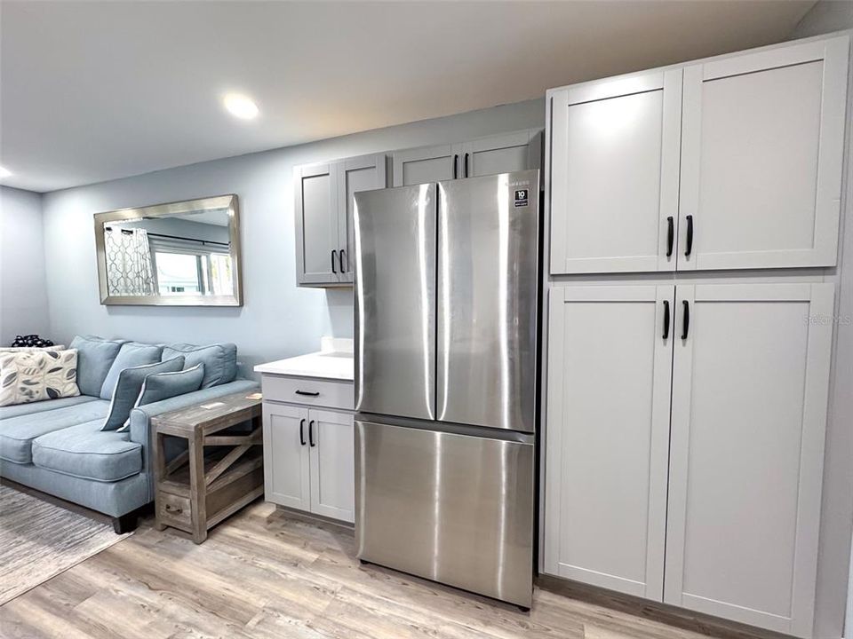 For Sale: $229,000 (1 beds, 1 baths, 446 Square Feet)