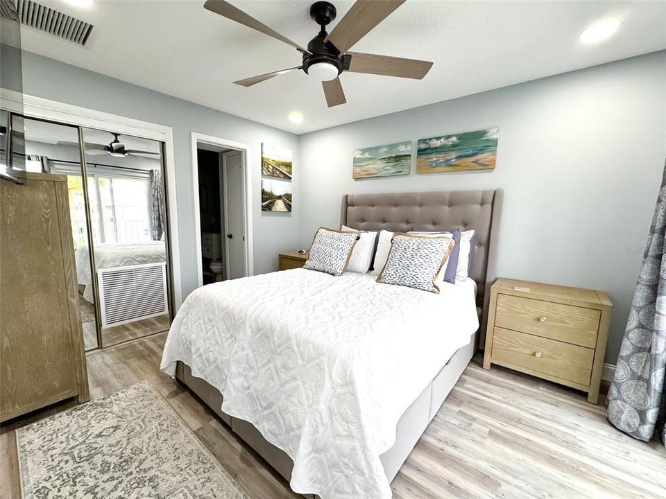 For Sale: $229,000 (1 beds, 1 baths, 446 Square Feet)