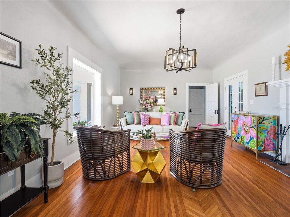 En Venta: $2,290,000 (3 camas, 4 baños, 3250 Pies cuadrados)