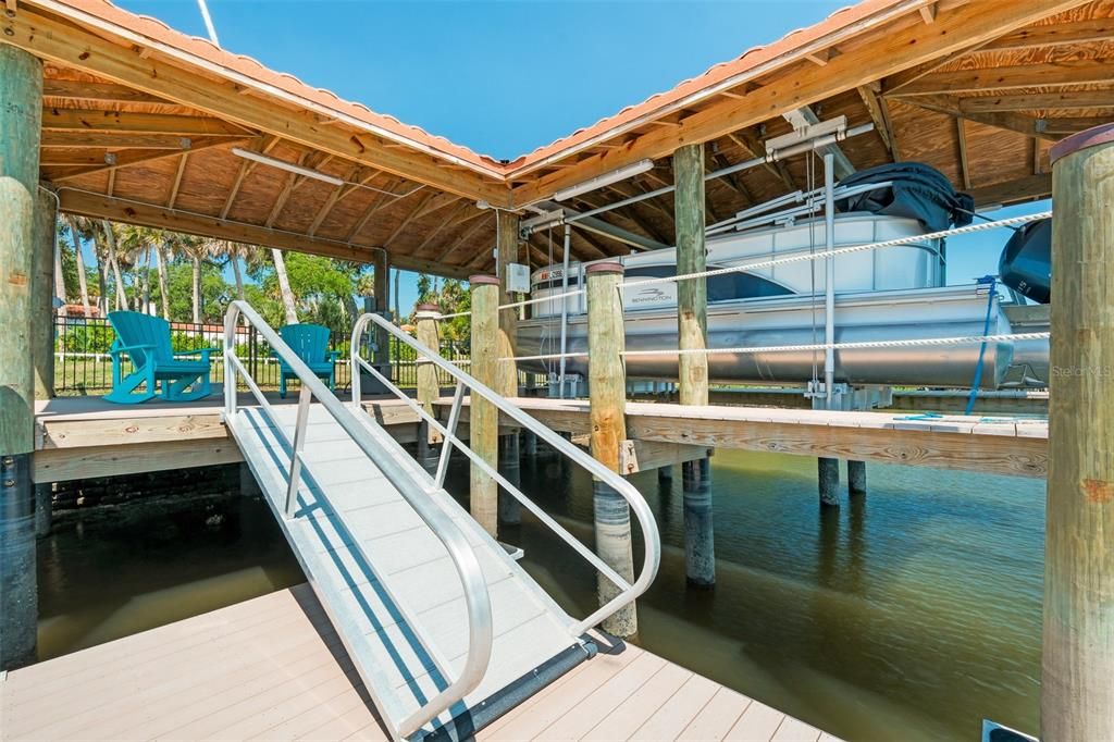 En Venta: $2,290,000 (3 camas, 4 baños, 3250 Pies cuadrados)