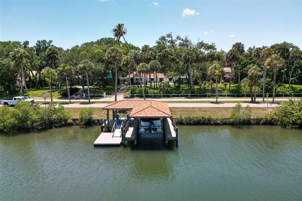 En Venta: $2,290,000 (3 camas, 4 baños, 3250 Pies cuadrados)