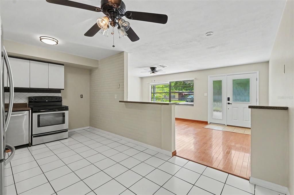 En Venta: $545,000 (3 camas, 2 baños, 1558 Pies cuadrados)