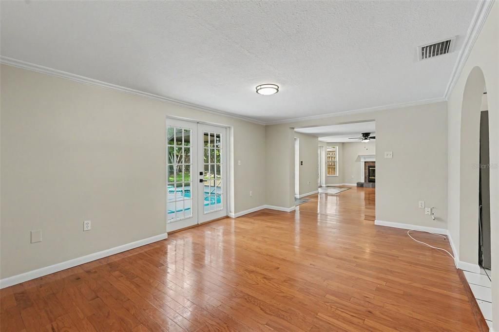 En Venta: $545,000 (3 camas, 2 baños, 1558 Pies cuadrados)