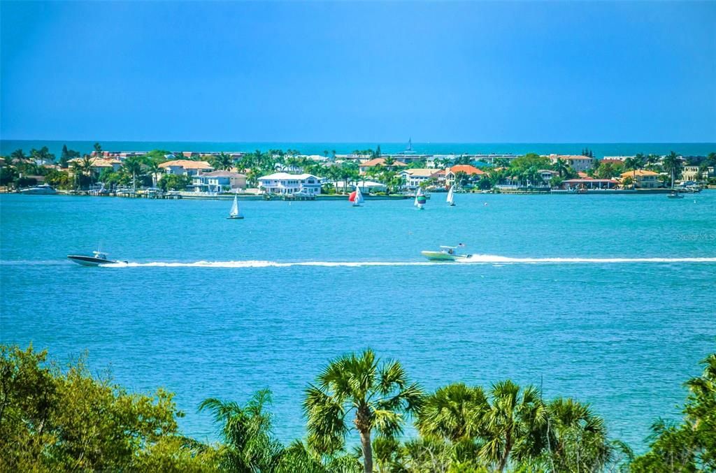 For Sale: $724,900 (4 beds, 2 baths, 3012 Square Feet)