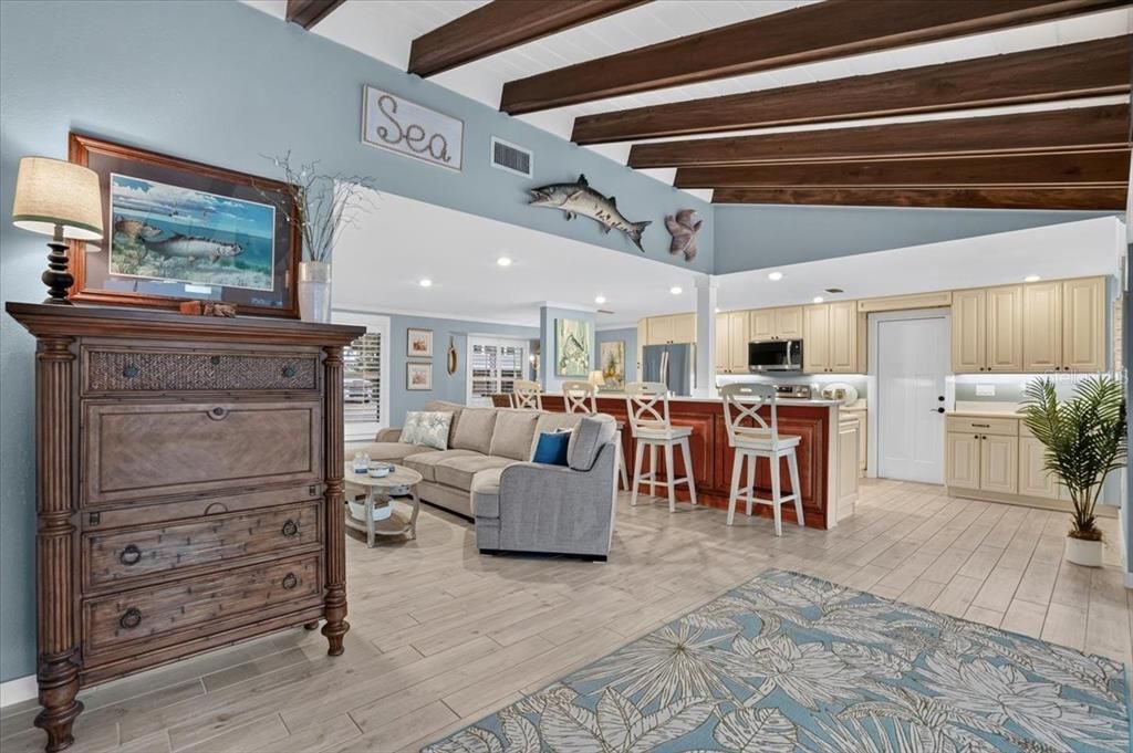 For Sale: $1,595,000 (2 beds, 2 baths, 1247 Square Feet)