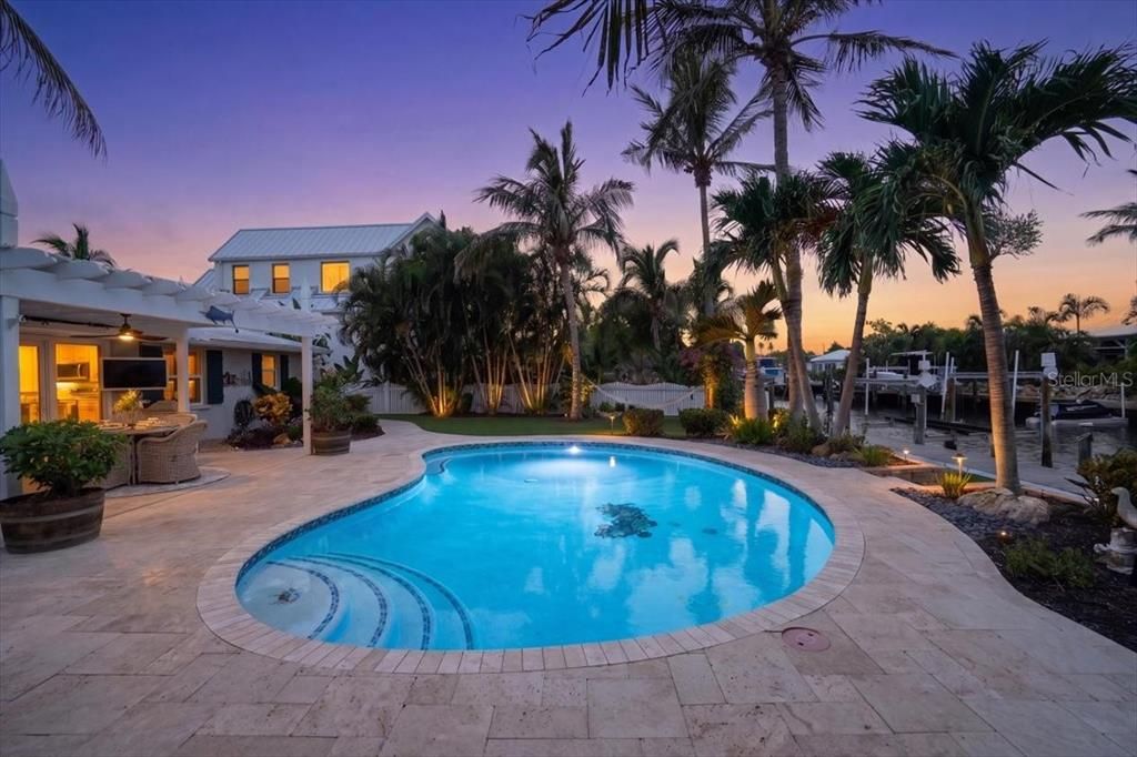 For Sale: $1,595,000 (2 beds, 2 baths, 1247 Square Feet)
