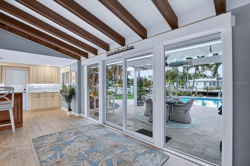For Sale: $1,595,000 (2 beds, 2 baths, 1247 Square Feet)