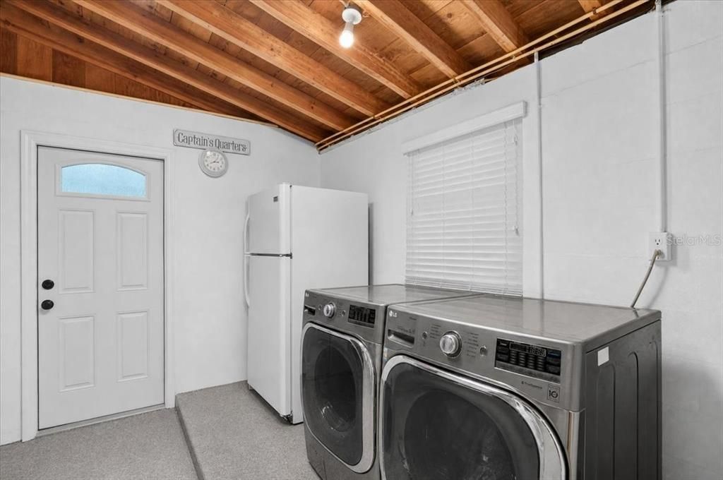 For Sale: $1,595,000 (2 beds, 2 baths, 1247 Square Feet)