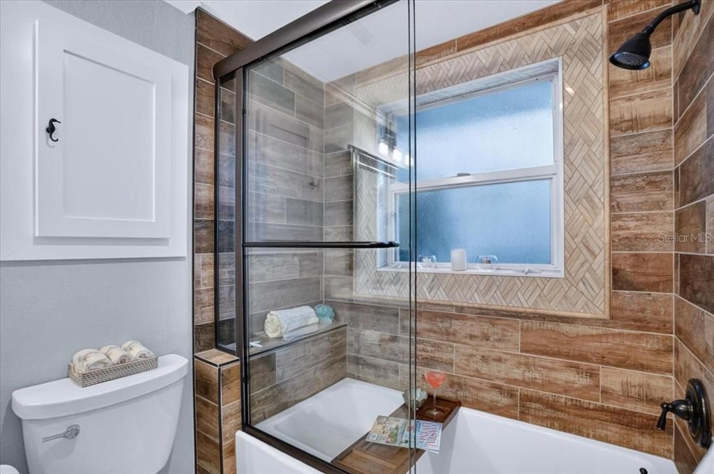 For Sale: $1,595,000 (2 beds, 2 baths, 1247 Square Feet)