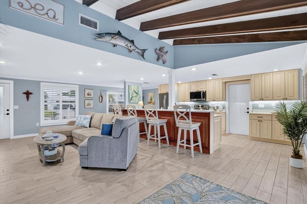 For Sale: $1,595,000 (2 beds, 2 baths, 1247 Square Feet)