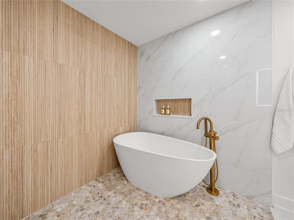 В аренду: $4,000 (3 спален, 3 ванн, 2089 Квадратных фут)