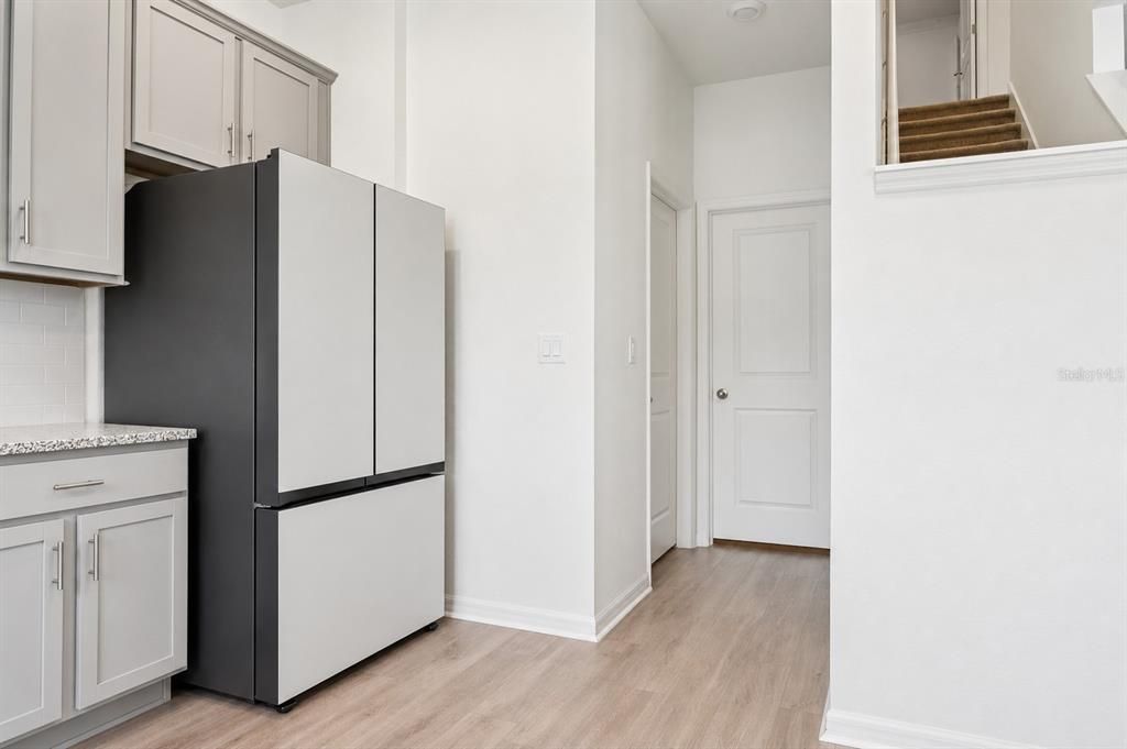 En Venta: $350,000 (4 camas, 2 baños, 2107 Pies cuadrados)
