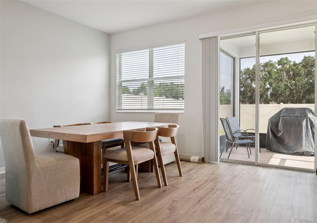 En Venta: $350,000 (4 camas, 2 baños, 2107 Pies cuadrados)