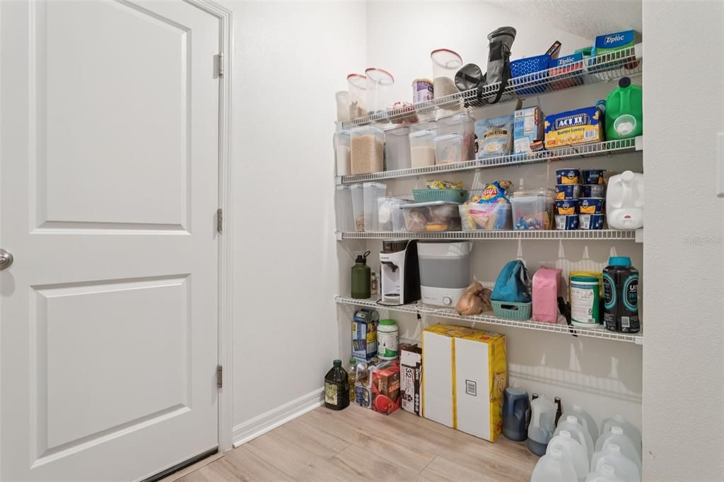 En Venta: $350,000 (4 camas, 2 baños, 2107 Pies cuadrados)