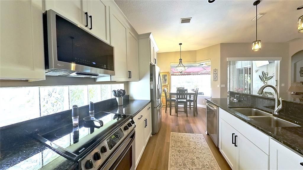 На продажу: $449,900 (3 спален, 2 ванн, 2084 Квадратных фут)