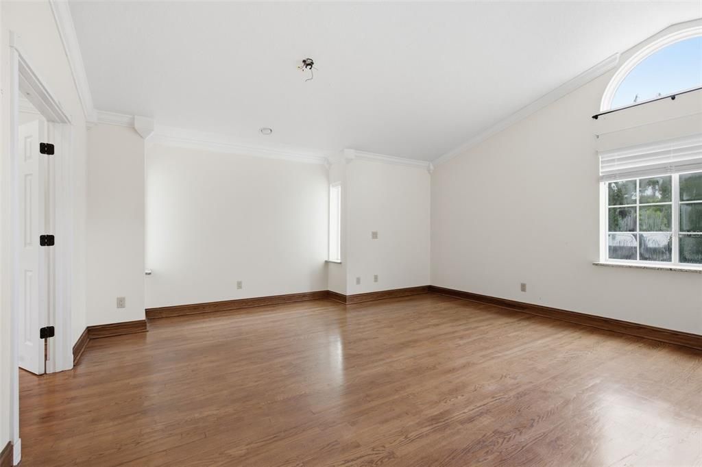 En Venta: $599,000 (5 camas, 3 baños, 3135 Pies cuadrados)