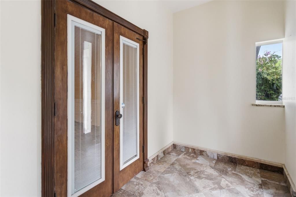 En Venta: $599,000 (5 camas, 3 baños, 3135 Pies cuadrados)