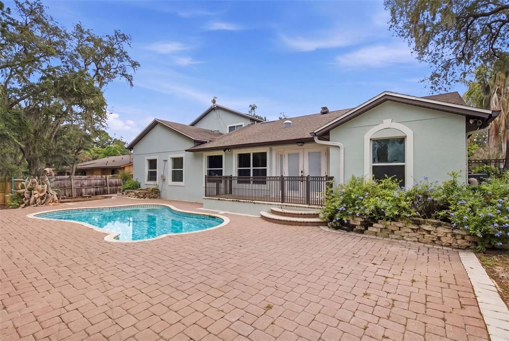 En Venta: $599,000 (5 camas, 3 baños, 3135 Pies cuadrados)