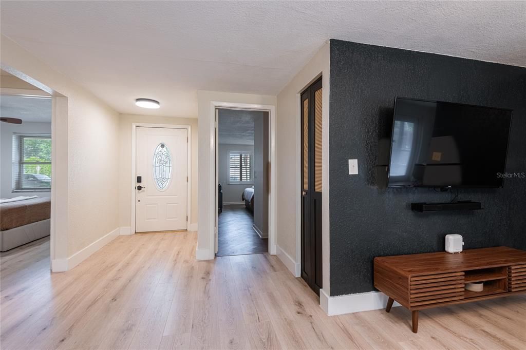 En Venta: $405,000 (3 camas, 2 baños, 1139 Pies cuadrados)