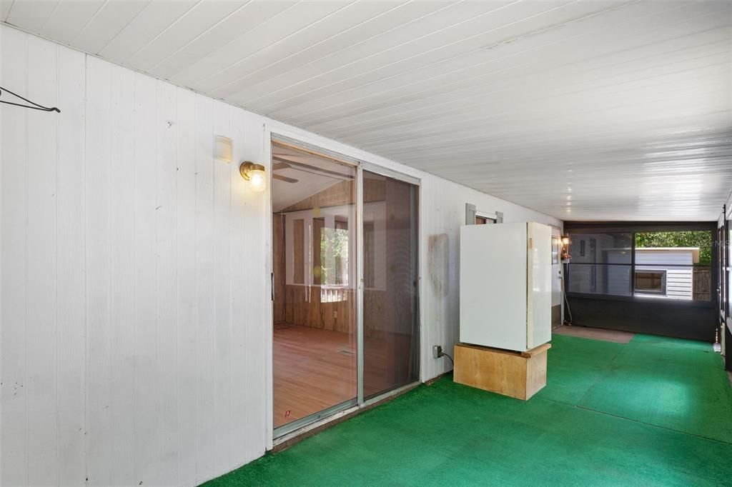 На продажу: $158,900 (2 спален, 2 ванн, 910 Квадратных фут)