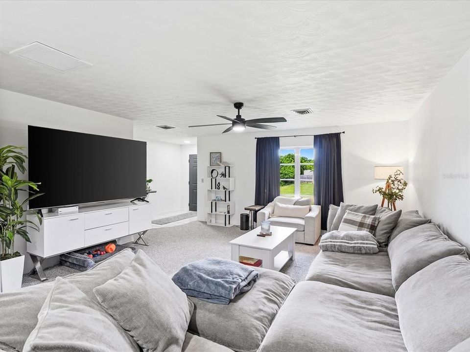 For Sale: $275,000 (2 beds, 2 baths, 1557 Square Feet)