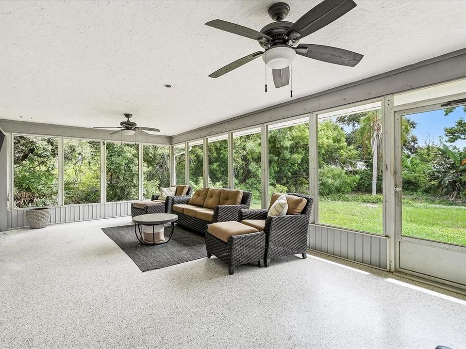 For Sale: $275,000 (2 beds, 2 baths, 1557 Square Feet)