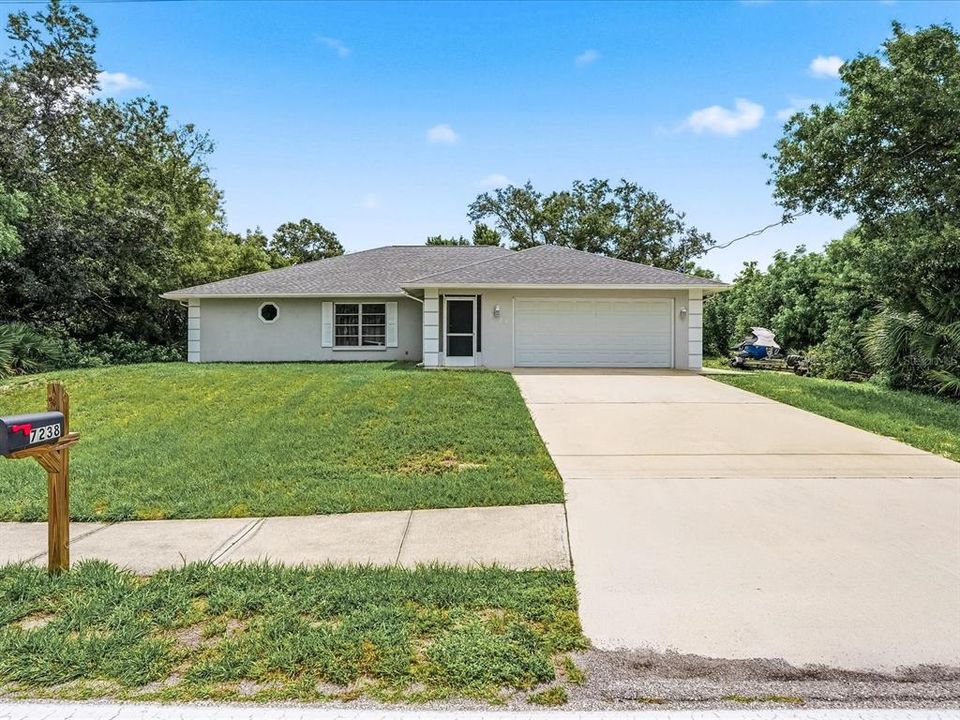 For Sale: $275,000 (2 beds, 2 baths, 1557 Square Feet)