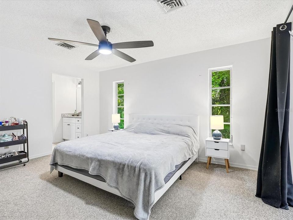 For Sale: $275,000 (2 beds, 2 baths, 1557 Square Feet)