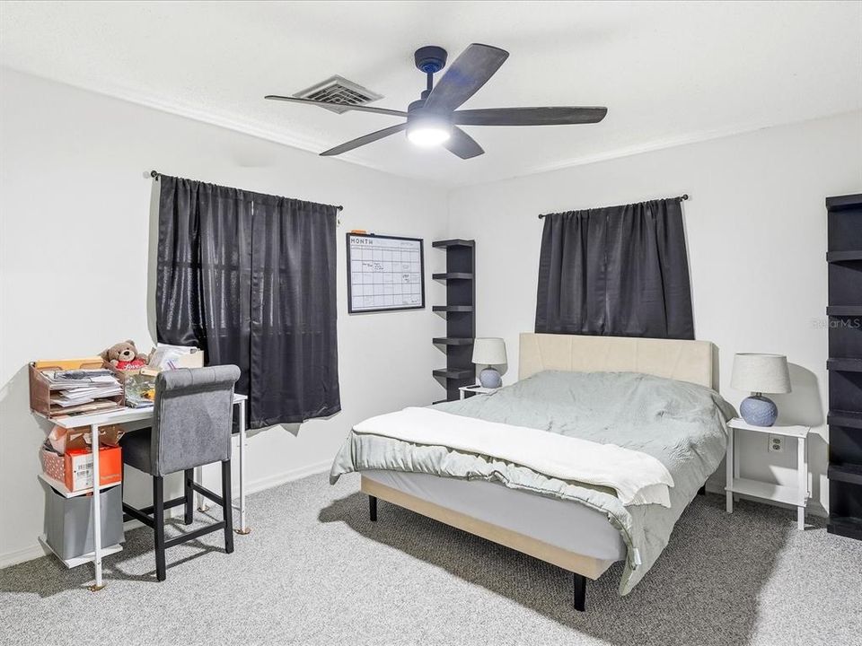 For Sale: $275,000 (2 beds, 2 baths, 1557 Square Feet)