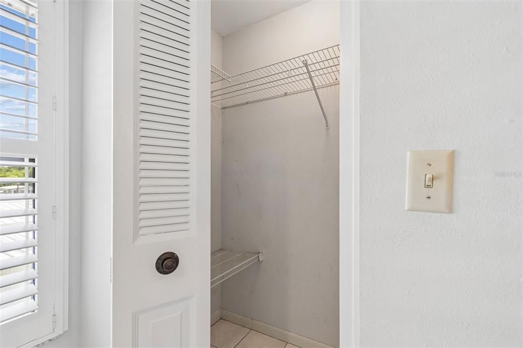 На продажу: $179,000 (2 спален, 1 ванн, 1248 Квадратных фут)