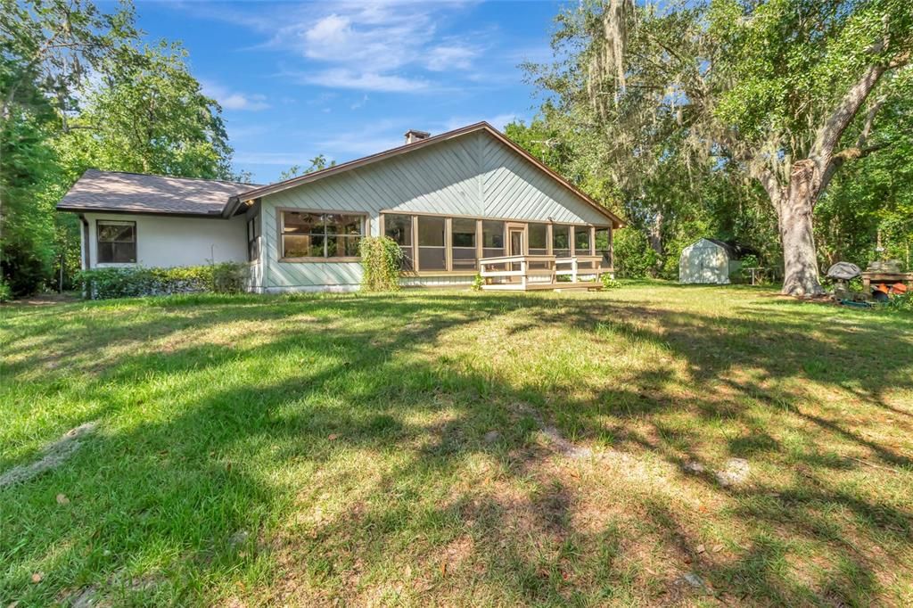 Activo con contrato: $425,000 (3 camas, 2 baños, 2314 Pies cuadrados)