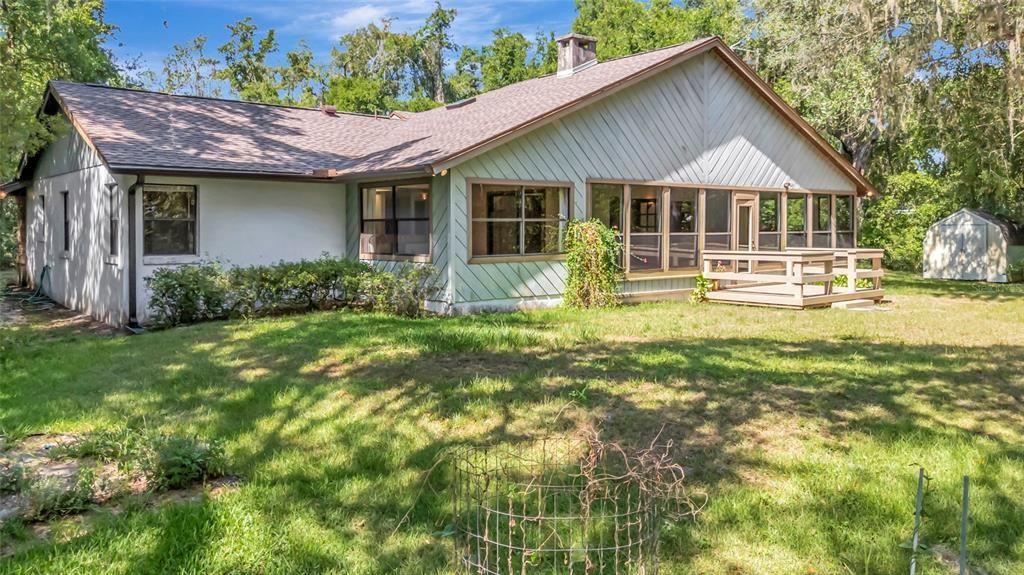 Activo con contrato: $425,000 (3 camas, 2 baños, 2314 Pies cuadrados)