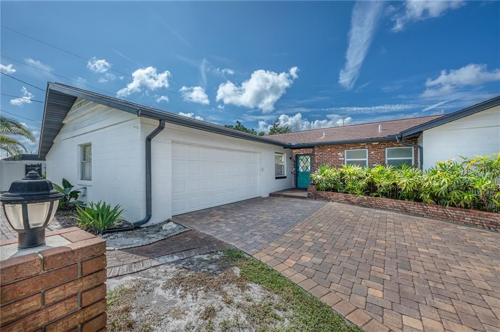 : $460,000 (3 beds, 2 baths, 1521 Square Feet)