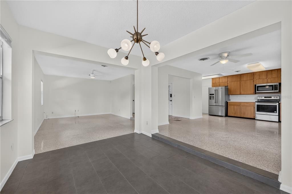 : $460,000 (3 beds, 2 baths, 1521 Square Feet)