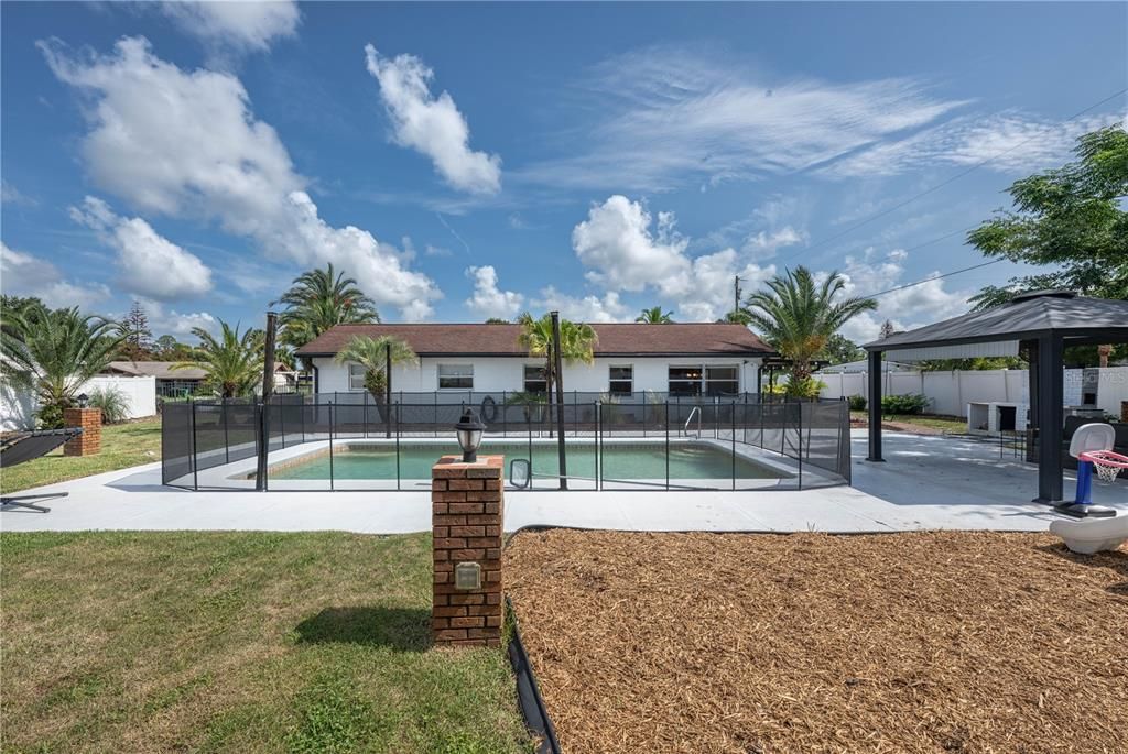 : $460,000 (3 beds, 2 baths, 1521 Square Feet)