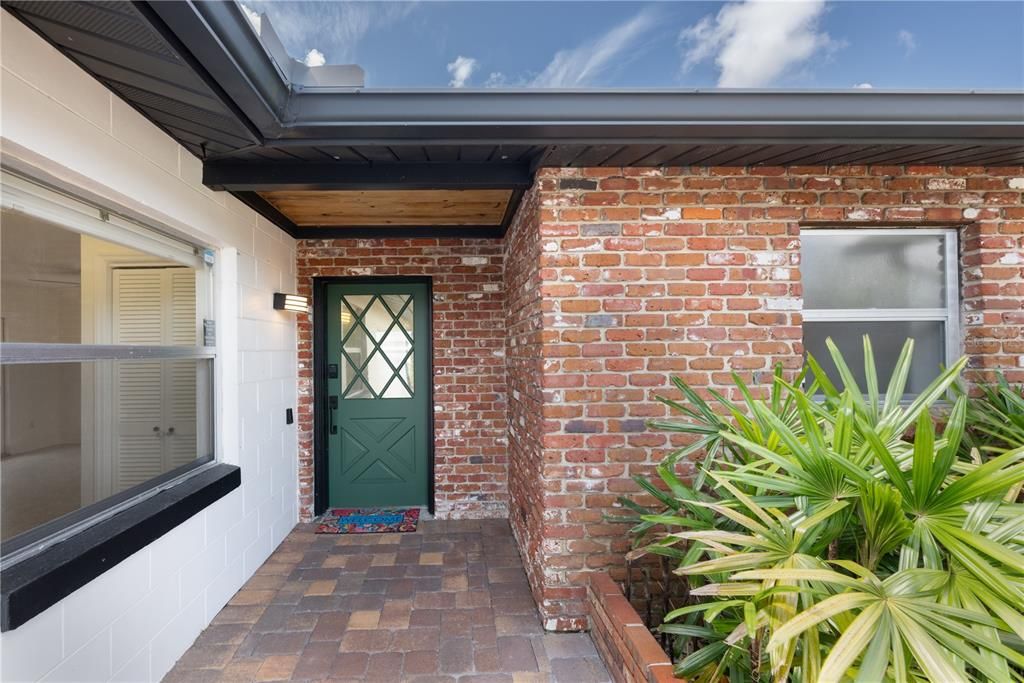 : $460,000 (3 beds, 2 baths, 1521 Square Feet)